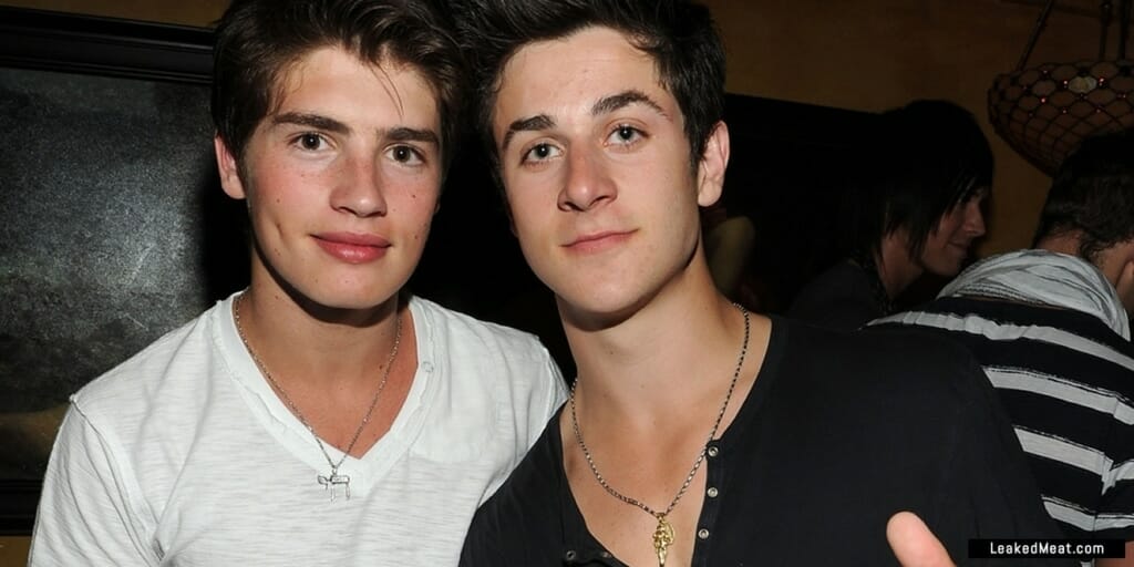 David Henrie and Gregg Sulkin