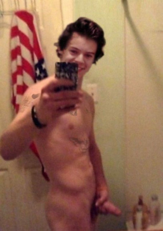 567px x 805px - Harry Styles Nude Pics & NSFW Videos! ( Leaked )